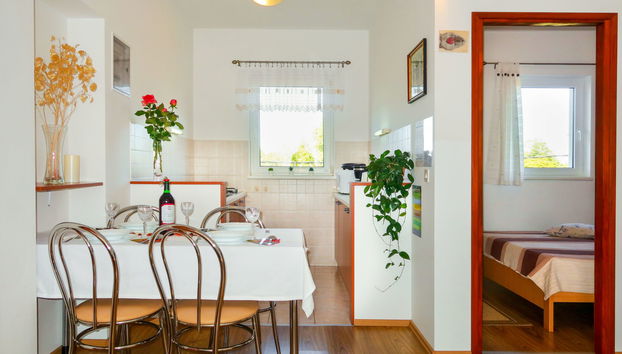 Apartamento de 3 quartos em Krk com jardim e terraço - Foto 3