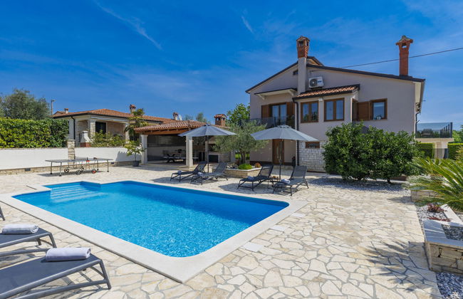 Casa de 6 quartos em Kaštelir-Labinci com piscina privada e jardim - Foto 1