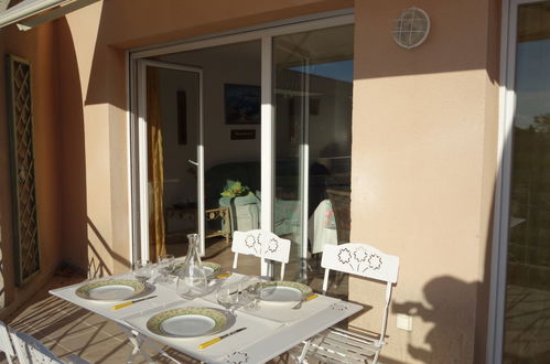 Photo 16 - 2 bedroom Apartment in Saint-Cyr-sur-Mer with terrace