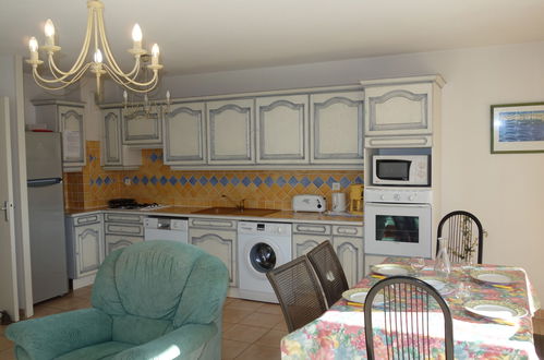 Photo 10 - 2 bedroom Apartment in Saint-Cyr-sur-Mer with terrace