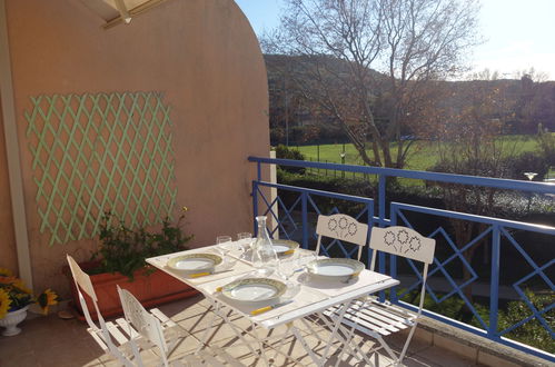 Photo 19 - 2 bedroom Apartment in Saint-Cyr-sur-Mer with terrace