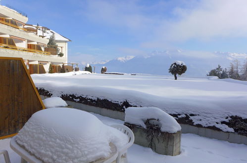 Foto 17 - Apartamento de 1 habitación en Crans-Montana con piscina y vistas a la montaña