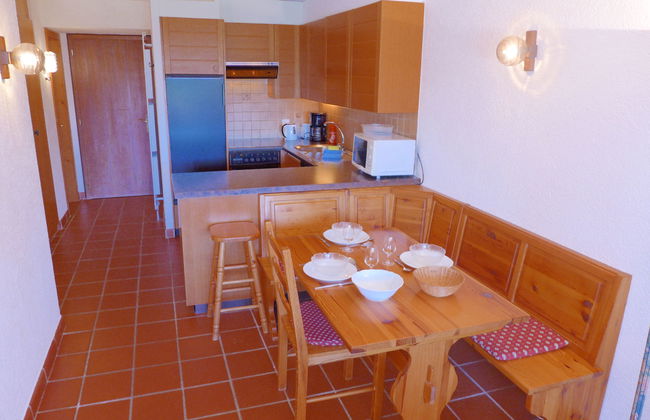 Apartamento de 2 quartos em Crans-Montana com piscina e terraço - Foto 9