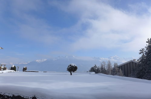 Foto 19 - Apartamento de 1 habitación en Crans-Montana con piscina y vistas a la montaña