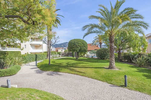 Foto 13 - Apartamento de 1 habitación en Cannes con piscina y jardín