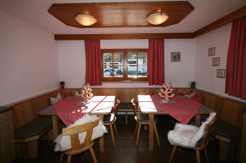 Foto 4 - Casa de 5 habitaciones en Ramsau im Zillertal con jardín y terraza