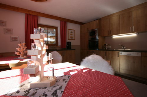 Photo 13 - 5 bedroom House in Ramsau im Zillertal with garden and mountain view