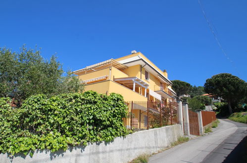 Photo 24 - Appartement de 3 chambres à Moneglia avec terrasse et vues à la mer