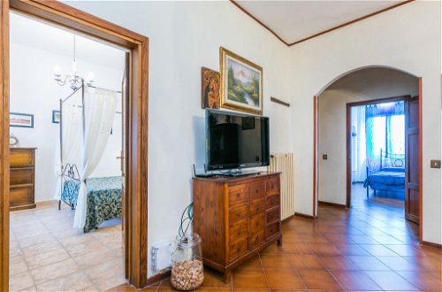 Foto 11 - Apartment mit 4 Schlafzimmern in Montecatini Val di Cecina mit terrasse