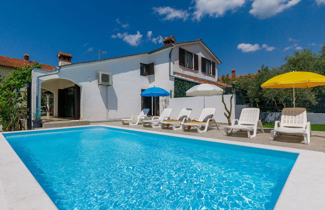 Casa de 5 quartos em Poreč com piscina privada e jardim - Foto 1