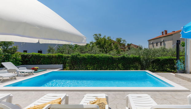 Maison de 5 chambres à Poreč avec piscine privée et jardin - Photo 2