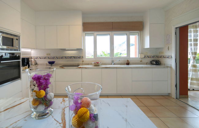 Casa de 5 quartos em Calp com piscina privada e jardim - Foto 10