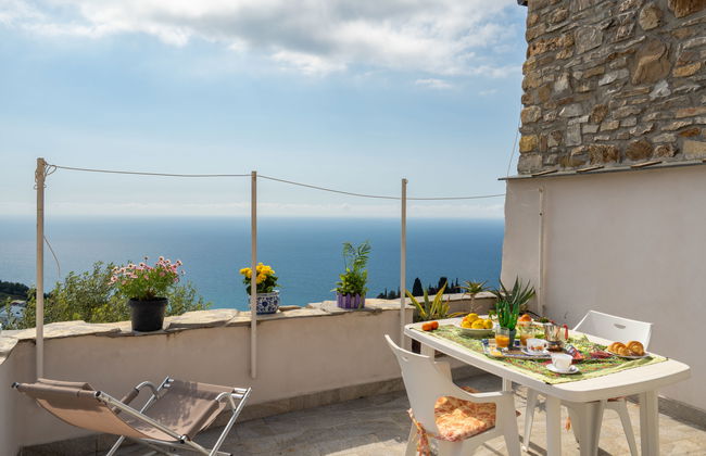 Casa de 2 quartos em Cipressa com jardim e terraço - Foto 1