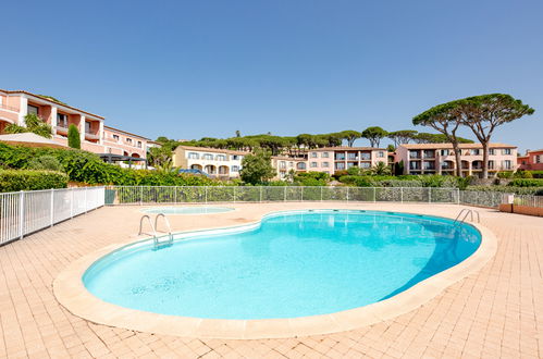 Foto 1 - Apartment mit 1 Schlafzimmer in Sainte-Maxime mit schwimmbad und blick aufs meer