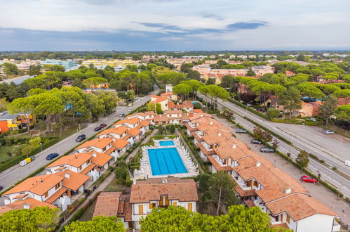 Photo 33 - Maison de 2 chambres à San Michele al Tagliamento avec piscine et jardin