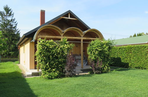 Photo 14 - Maison de 2 chambres à Balatonfenyves avec jardin et terrasse