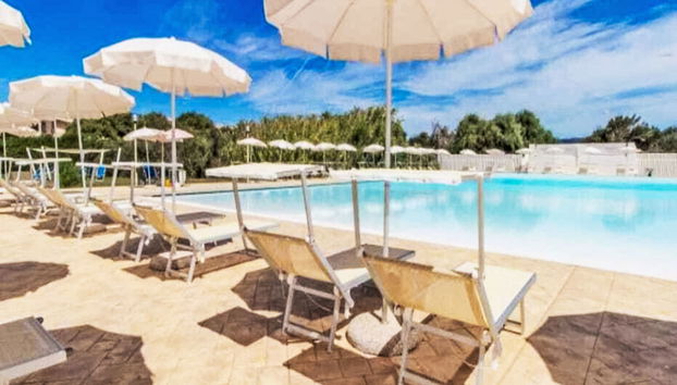 Casa de 4 quartos em Badesi com piscina e jardim - Foto 5
