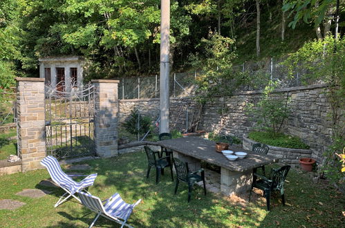 Photo 3 - Maison de 3 chambres à Casteldelci avec jardin