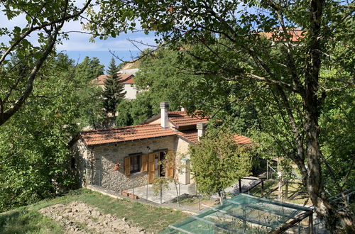 Photo 2 - Maison de 3 chambres à Casteldelci avec jardin