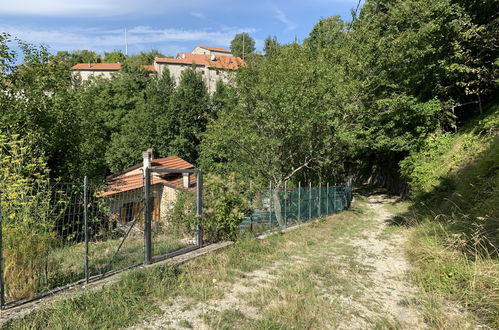 Photo 34 - Maison de 3 chambres à Casteldelci avec jardin