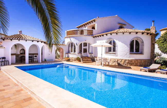 Casa de 3 quartos em Jávea com piscina privada e jardim - Foto 1