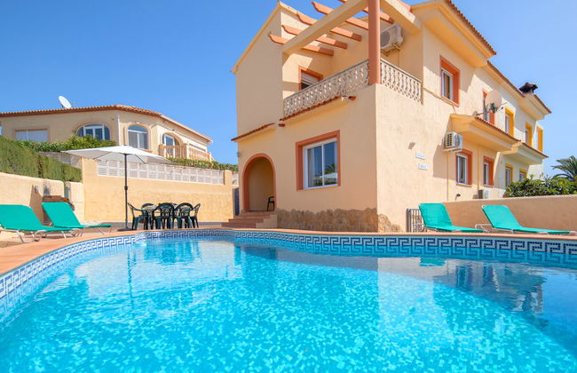 Casa de 5 quartos em Calp com piscina privada e jardim - Foto 1