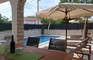 Photo 2 - 4 bedroom House in Malinska-Dubašnica with private pool and sea view