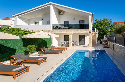 Photo 41 - 4 bedroom House in Malinska-Dubašnica with private pool and garden