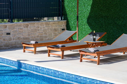 Photo 13 - 4 bedroom House in Malinska-Dubašnica with private pool and garden