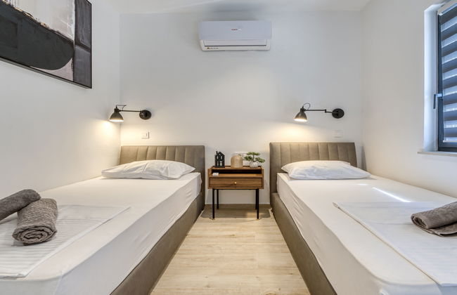 Casa de 5 quartos em Malinska-Dubašnica com piscina privada e jardim - Foto 24