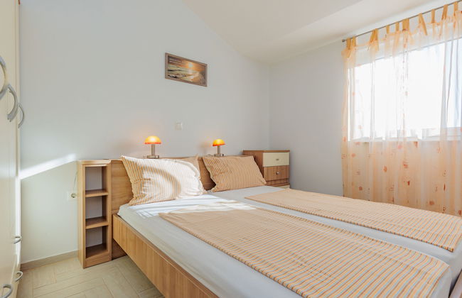 Apartamento de 2 quartos em Nin com piscina e jardim - Foto 9