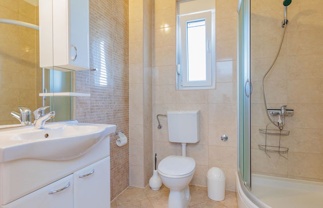 Apartamento de 2 quartos em Nin com piscina e jardim - Foto 7