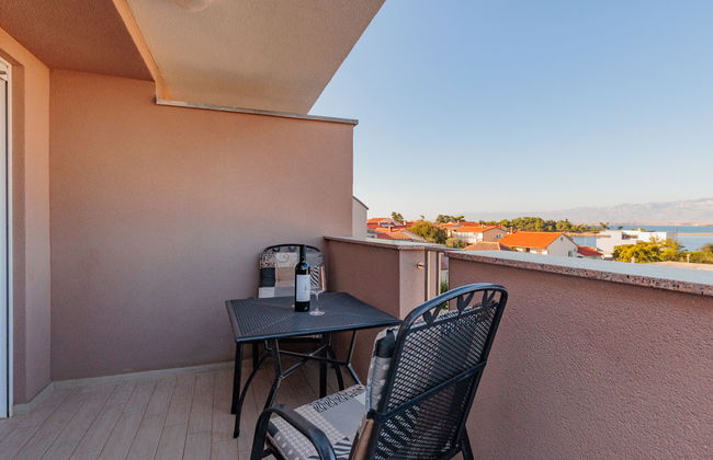 Apartamento de 2 quartos em Nin com piscina e jardim - Foto 12