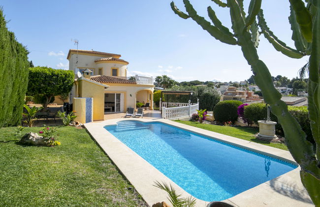 Casa de 4 quartos em Calp com piscina privada e jardim - Foto 24