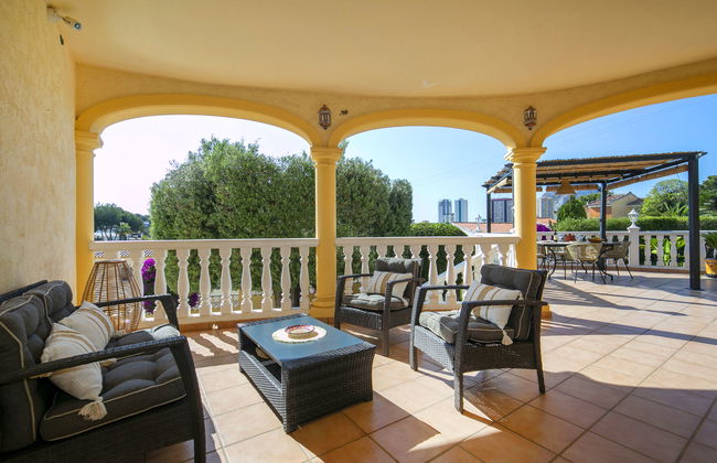 Casa de 4 quartos em Calp com piscina privada e jardim - Foto 4