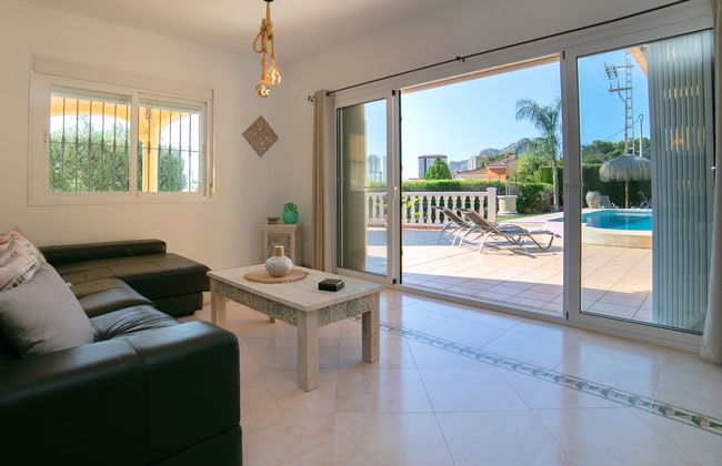 Casa de 4 quartos em Calp com piscina privada e jardim - Foto 9
