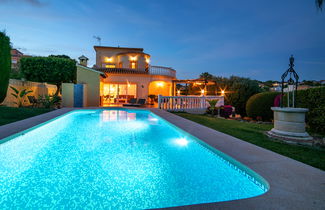 Foto 1 - Casa con 3 camere da letto a Calp con piscina privata e giardino
