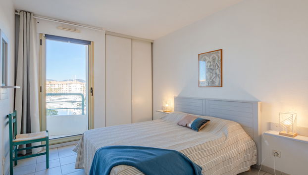 2 bedroom Apartment in Fréjus with swimming pool and terrace - Photo 2