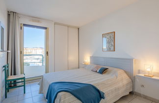 Foto 2 - Appartamento con 1 camera da letto a Fréjus con piscina e vista mare