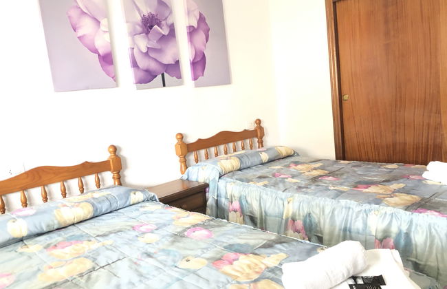 2 bedroom Apartment in Benidorm with swimming pool and garden - Photo 10