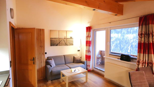 Apartment mit 2 Schlafzimmern in Spiss mit garten - Foto 2