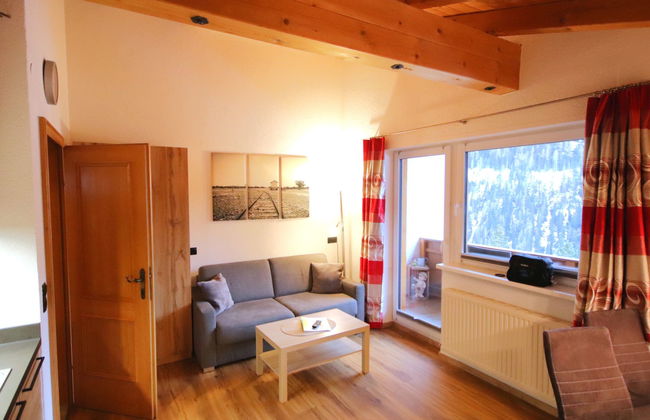 Appartement de 2 chambres à Spiss avec jardin - Photo 2
