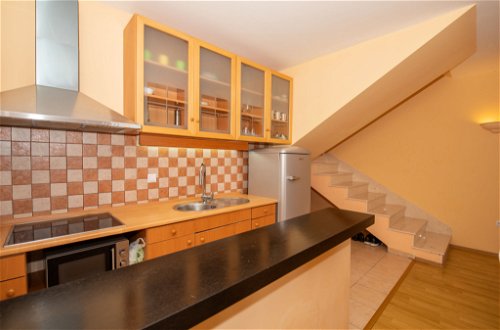 Foto 16 - Appartamento con 2 camere da letto a Makarska con terrazza e vista mare