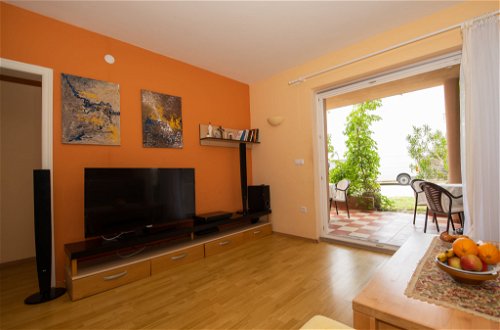 Photo 9 - Appartement de 2 chambres à Makarska avec terrasse et vues à la mer