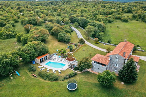 Photo 2 - Maison de 4 chambres à Grožnjan avec piscine privée et jardin