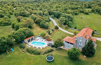 Foto 2 - Casa de 4 quartos em Grožnjan com piscina privada e jardim
