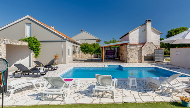 Casa de 4 quartos em Novigrad com piscina privada e jardim - Foto 4