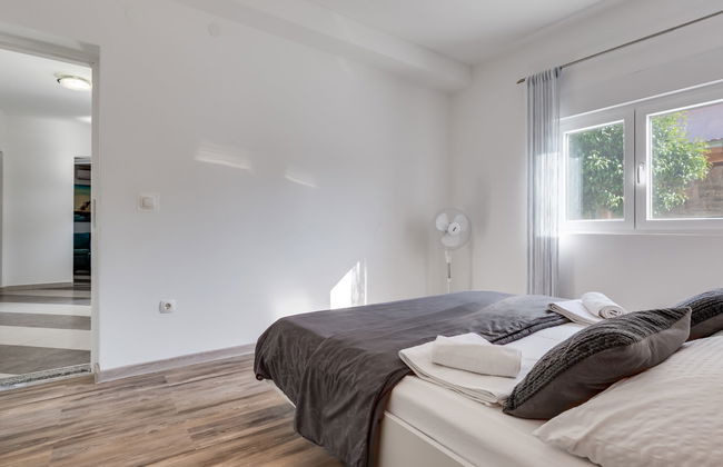 Casa de 4 quartos em Novigrad com piscina privada e jardim - Foto 11