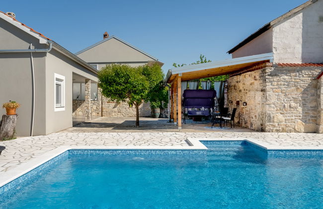 Casa de 4 quartos em Novigrad com piscina privada e jardim - Foto 27