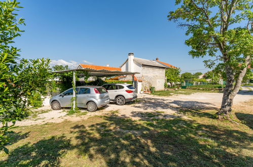 Foto 40 - Casa de 3 habitaciones en Novigrad con piscina privada y jardín